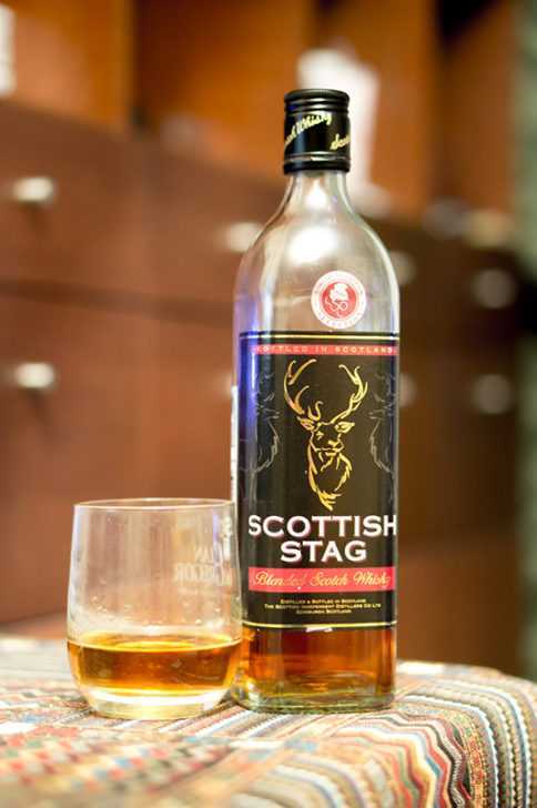 Виски с оленем. Scottish Stag виски. Скоттиш стаг. Glen Stag виски. Виски скоттиш Стэг 40 0.7.